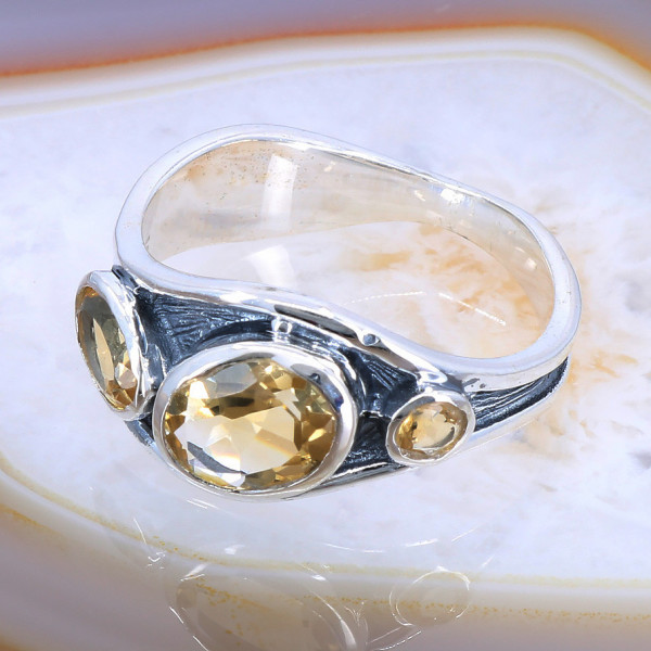 Inel de Argint 925 model Antichizat cu Cristale Zirconia culoare Galben 2319
