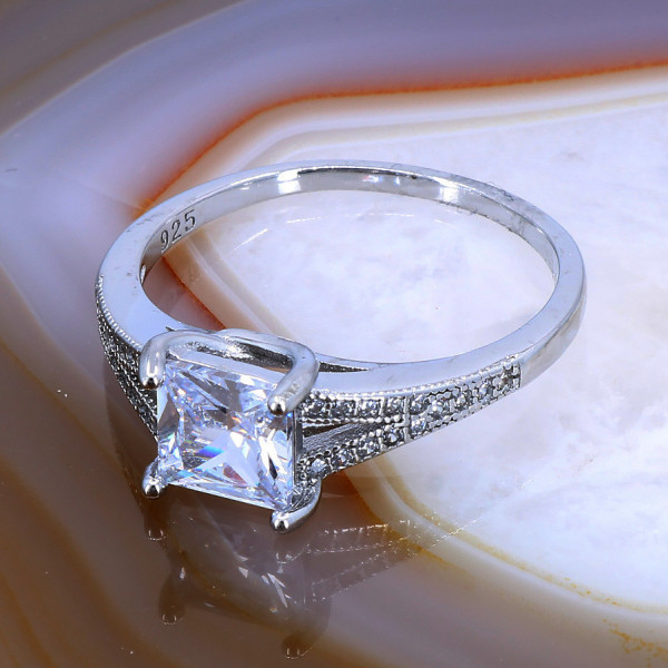 Inel de Argint 925 model Solitaire cu Cristale Zirconia Albe Clare 2295