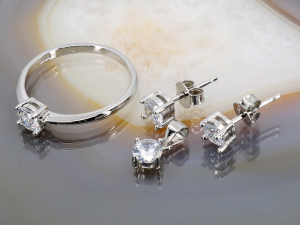 Set din Argint cu Inel Solitaire Cercei si Pandantiv Cristals Zirconia 1372