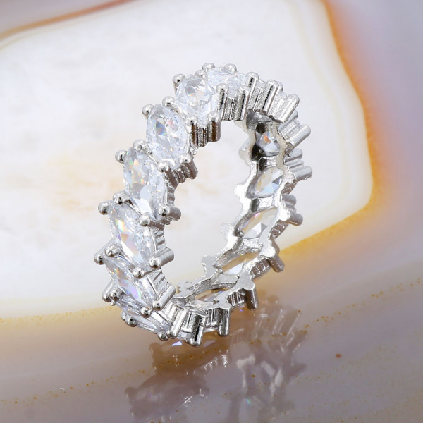Inel din Argint 925 model de jur imprejur cu cristale Zirconia cod 2457