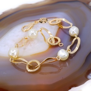 Bratara cu perle uniforme placata cu aur 18K c1776
