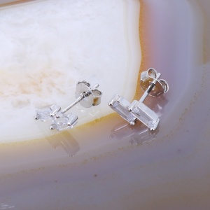 Cercei din Argint 925 model Fin Modern cu Cristale Zirconia c3710