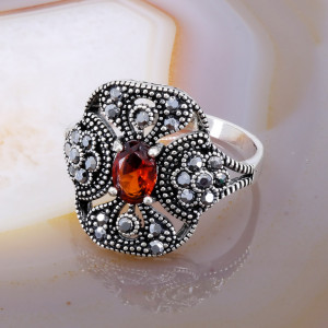 Inel din Argint 925 cu Piatra Rosie si Marcasite c2700
