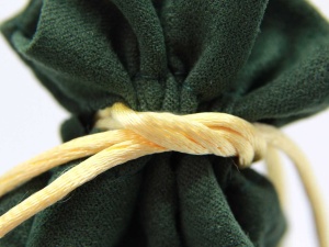 Saculet Textil de culoare Verde 68x89 mm - Img 3