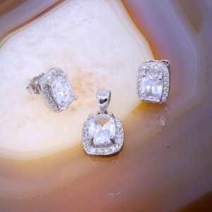 Set din Argint cu Cristale Zirconia forma Dreptiunghiulara c1735
