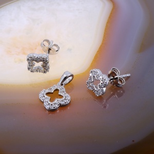 Set din Argint model Floare cu Cristale Zirconia c1638