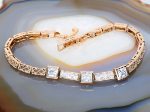Bratara Eleganta Fantezie Placata cu Aur Rose, cu Cristale Zirconia cod 1307
