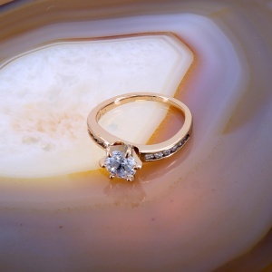 Inel Solitaire Placat cu Aur Rose cu Cristale Zirconia c1639