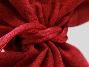 Saculet Textil de culoare Rosu 83x110 mm - Img 3