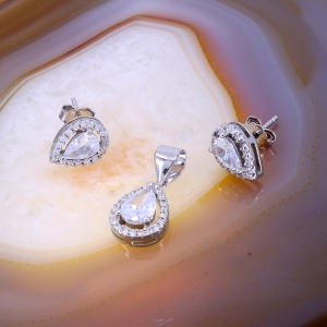 Set din Argint cu Cristale Zirconia in forma de picatura c1740
