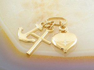 Pandantiv model Ancora,Cruce si Inima, Placat cu Aur 18k c327