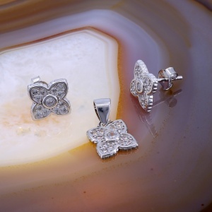 Set din Argint model Floare cu Cristale Zirconia Albe Transparente c1715