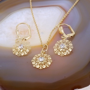 Set Placat cu Aur 18k model Floare cu Cristale Zirconia c432