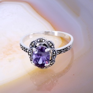 Inel din Argint 925 cu piatra mov tip Amethist si Marcasite c3204