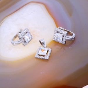 Set din Argint cu Cristale Zirconia forma patrata c1732