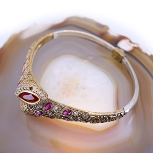 Bratara vintage aspect elegant din argint placat cu aur si cristale c3411 - Img 3
