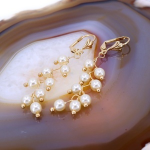 Cercei ciorchine perle albe placati cu aur 18K c4219