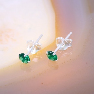 Cercei din argint 925 mici cu Piatra rotunda culoare verde c4377