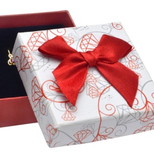 Cutie de Carton marime medie cu Funda Textila Rosie si Imprimeu Diamante c210