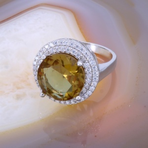 Inel Rotund din Argint 925 cu piatra mare Zultanit si Cristale Zircon c3124