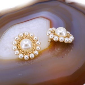 Cercei Placati cu aur 18K model Floare de Perlute Albe c4157 - Img 2