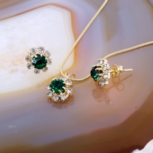 Set Placat cu Aur model Floricica cu Cristale Zircon culoare Verde c410