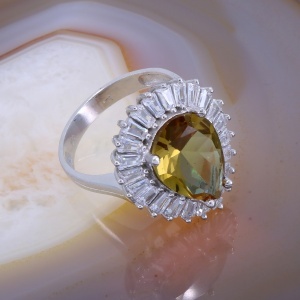 Inel Superb din Argint 925 cu piatra Zultanit si Cristale Zircon c3120