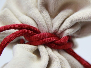 Saculet Textil de culoare Crem 68x89 mm