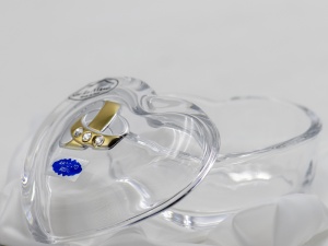 Caseta New Le Monde Italy Aniversara din Cristal forma inima cu model Verighete - Img 2