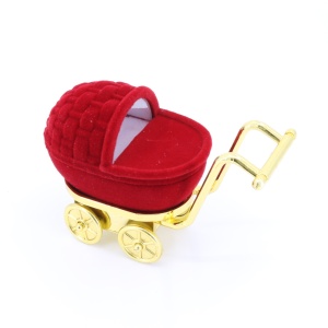 Cutie Carucior culoare Rosu din Catifea pentru Inele si Bijuterii c215