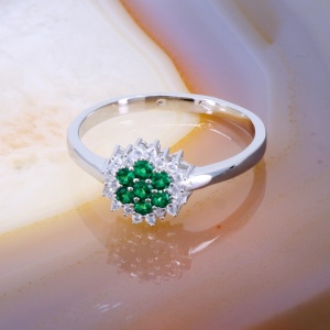 Inel de Argint cu Cristale Verzi model Rotund Floare c2953
