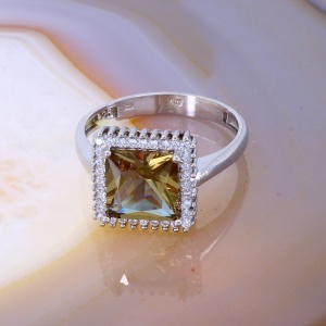 Inel din Argint 925 cu piatra Zultanit si Cristale Zirconia forma Patrata c3213