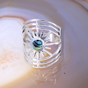 Inel Mistic din Argint 925 model Soare cu piatra Abalone c3181