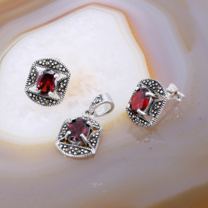 Set din Argint cu Marcasite si Pietre Rosii c1567