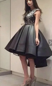 Svecana haljina svetlucava sa cirkonima
