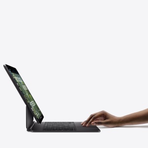 APPLE 13-INCH IPAD PRO (M4) CELLULAR 512GB WITH STANDARD GLASS - SPACE BLACK - 3