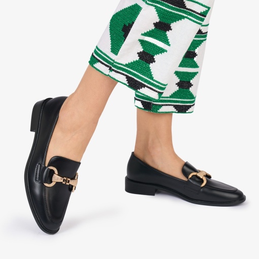 Mocasini DAMA din PIELE ECOLOGICA cu detaliu Auriu LF0961 CULOARE: Negru - Img 2