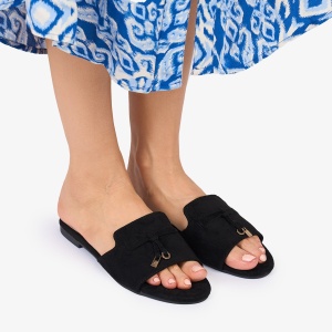 PAPUCI dama Piele ECOLOGICA CU DETALIU AURIU LF1011 Culoare: NEGRU - Img 2