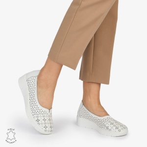 BALERINI din PIELE NATURALA PERFORATA LF1040 CULOARE: ALB
