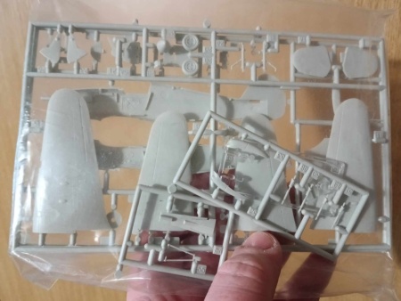 Macheta avion: Sea Hurricane Mk.II C, 1:72, 13.4x16.6 cm - Img 2