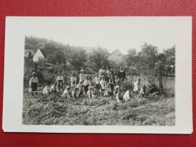 1935 - Zalau, elevi in gradina (jud.Salaj)