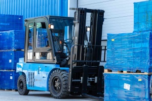 EFL503-HV-6 Stivuitor electric 5.000 kg, catarg triplex, cabina inchisa si incalzita - Img 5