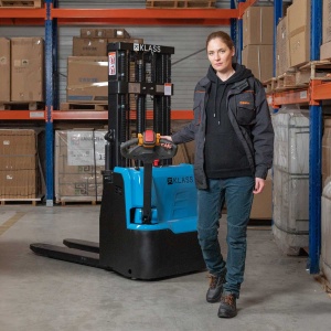 CDD12ER-N Transpalet electric cu catarg 1.200 kg, ridicare dubla, inaltime maxima de ridicare 2.500 mm - Img 6