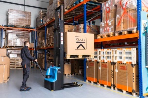CDD12R-EN Transpalet electric cu catarg 1.200 kg, inaltime de ridicare 2.500 - 3.500 mm - Img 2
