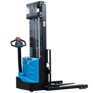ES1225 DM Transpalet electric cu picioare si furci reglabile 1.200 kg, inaltime maxima de ridicare 2.500 - 3.000 mm