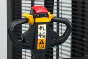WS15H-B Transpalet electric cu catarg 1.500 kg, inaltime de ridicare 2.000 - 3.500 mm - Img 11