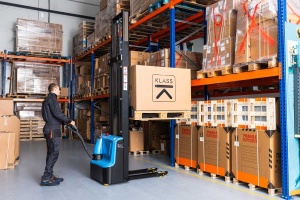 CDD12R-EN Transpalet electric cu catarg 1.200 kg, inaltime de ridicare 2.500 - 3.500 mm - Img 2