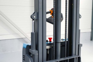 CDD12R-EN Transpalet electric cu catarg 1.200 kg, ridicare dubla, inaltime maxima de ridicare 2.500 mm - Img 10
