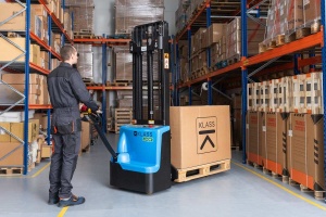 WS15H-B Transpalet electric cu catarg 1.500 kg, inaltime de ridicare 2.000 - 3.500 mm - Img 2