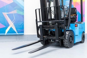 EFL183 Stivuitor electric 1.800 kg, inaltime de ridicare 3.300 mm - Img 13